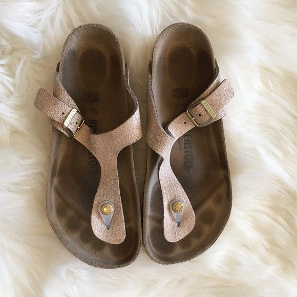 Birkenstock Shoes - Birkenstock Gizeh Metallic Rose Gold 7.5 RARE
